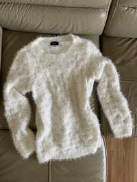 Sweterek piórkowy Paola M