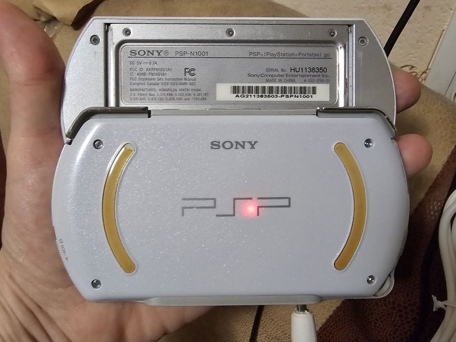 Портативна Ігрова Приставка Sony PSP Go PSP-N1001 Слайдер Робоча