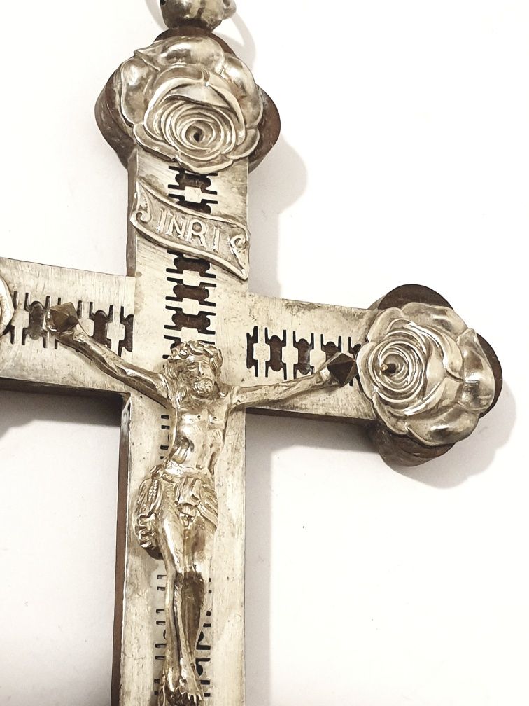 Lindo antigo crucifixo em Pau Santo e prata cabeça de Javali II