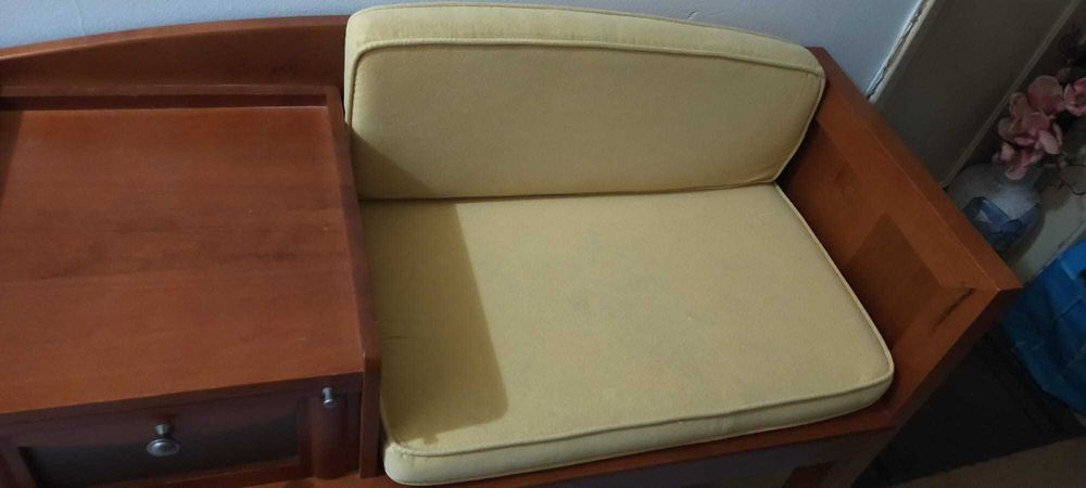 Banco/móvel de entrada