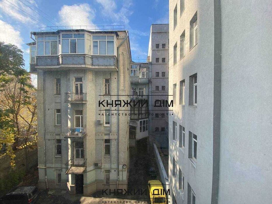 Продаж 3 кімнатна квартира м. Олімпійська КОД 21147044
