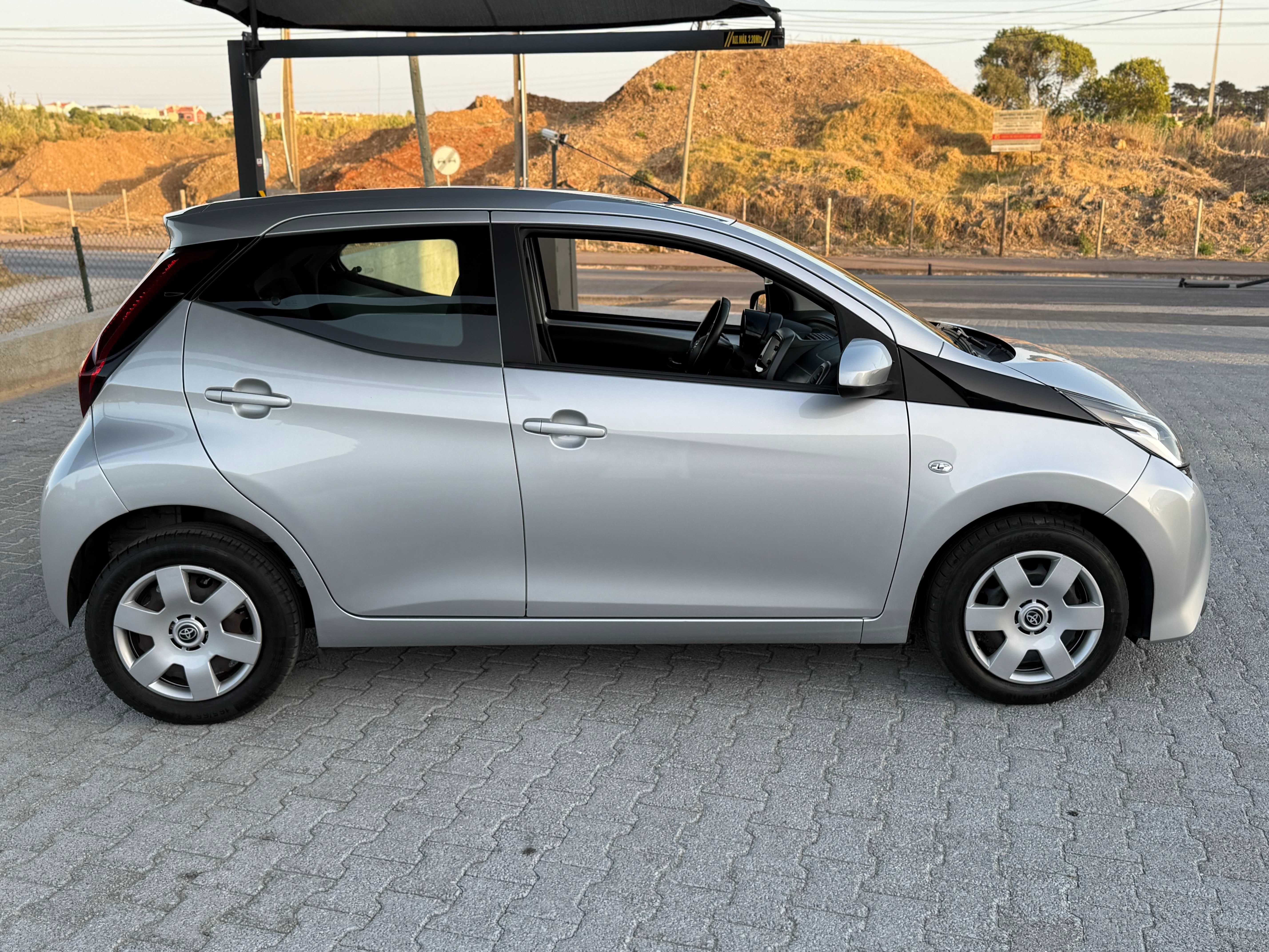TOYOTA AYGO 1.0 X-PLAY+X-TOUCH  1 DONO