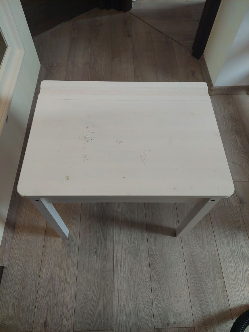 Biurko dla dziecka Ikea model Sundvik