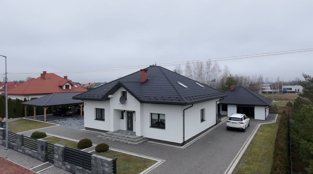 Elegancki dom z dużą działką i garażem – Lubaczów