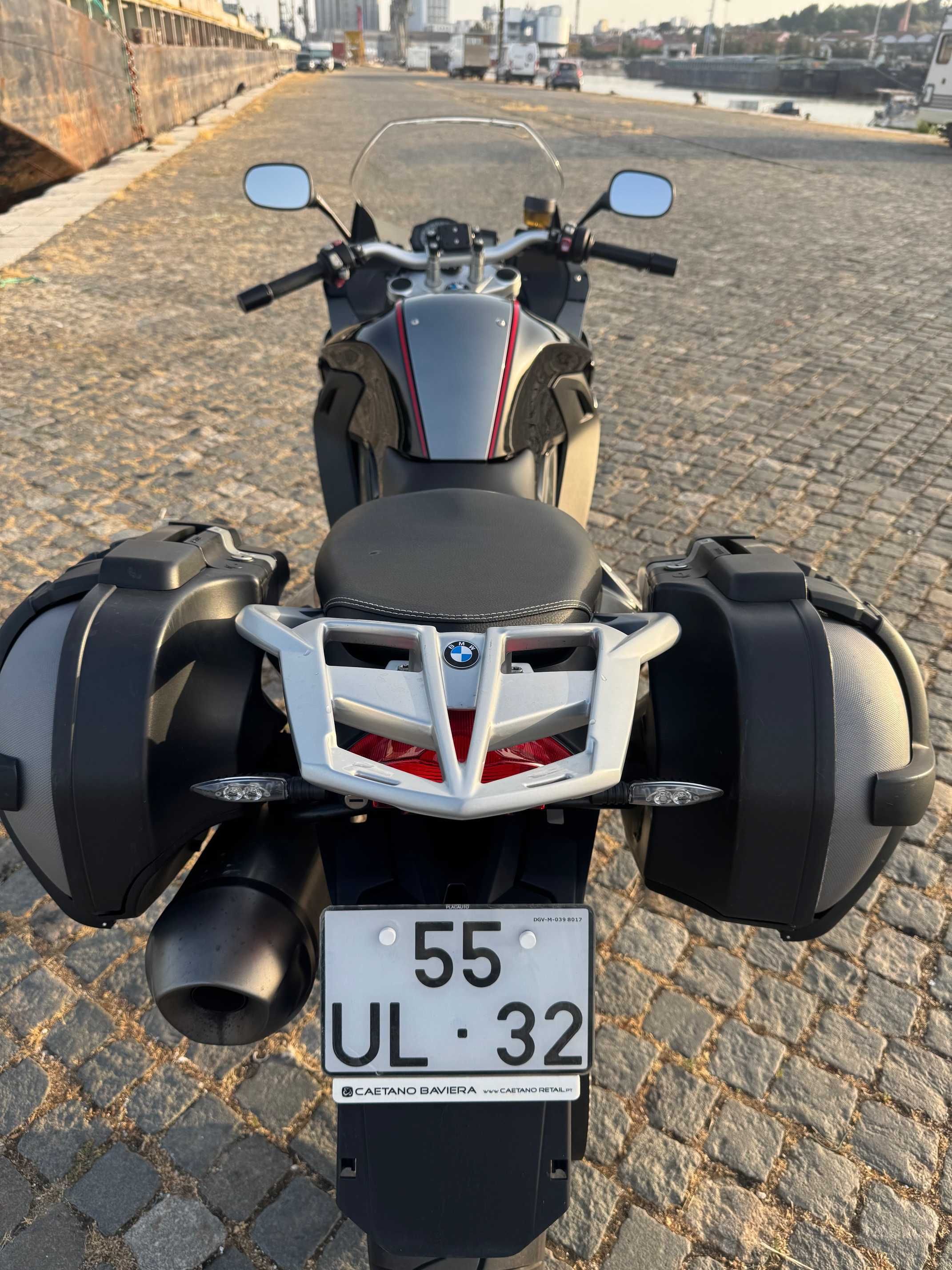 BMW F800GT (igual a nova)