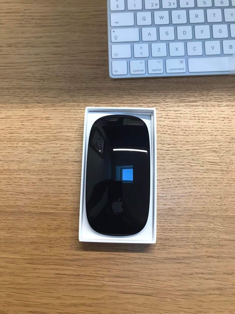 Apple Magic Mouse 2 preto.