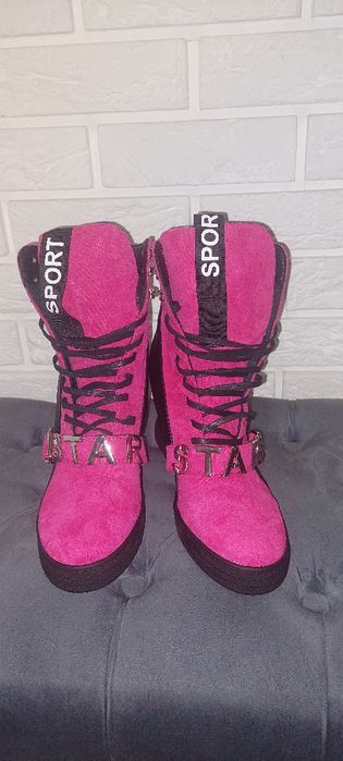 Snickersy botki fuksja 40 na koturnie