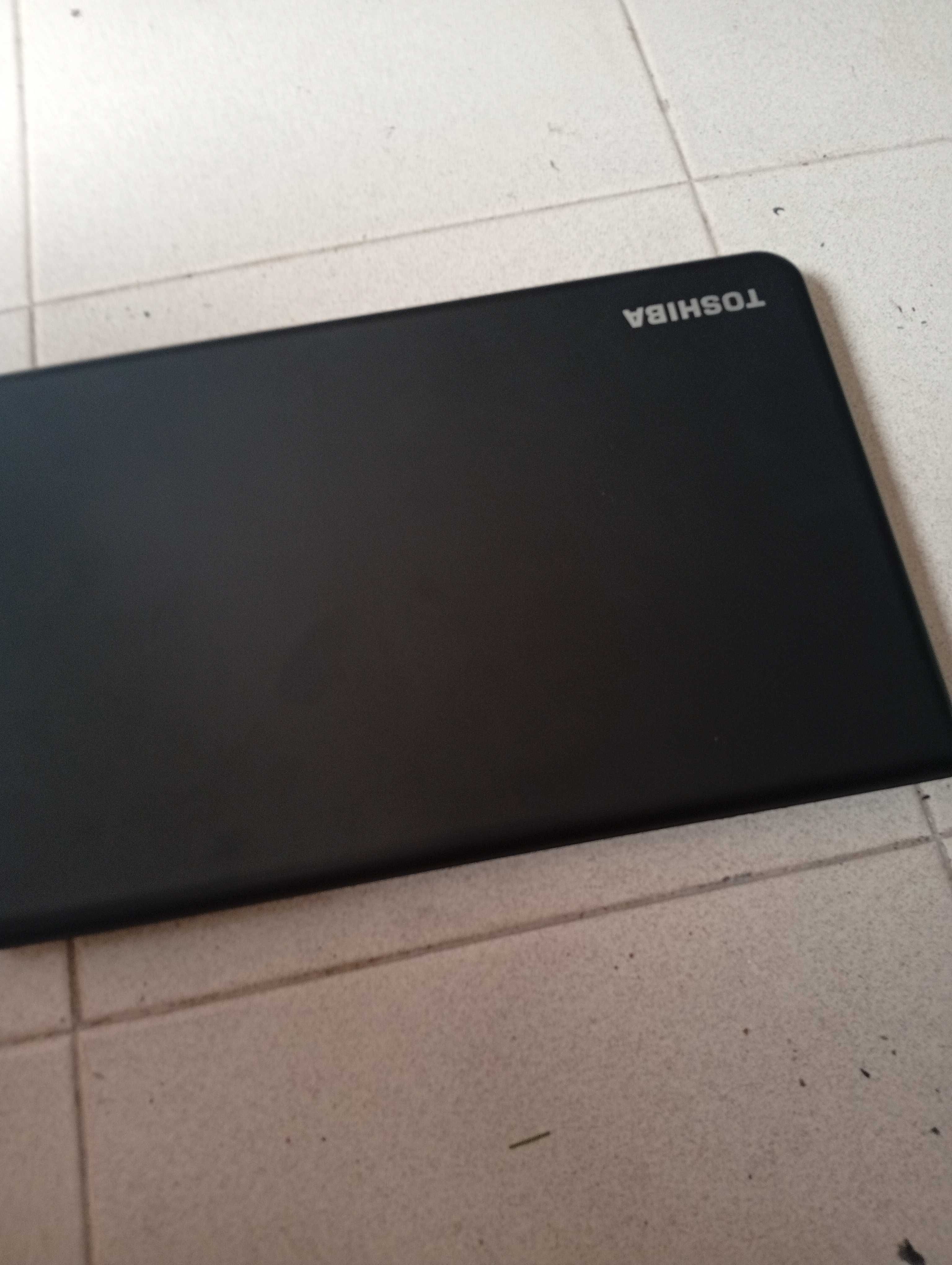 Portátil Toshiba antigo mas funciona bem