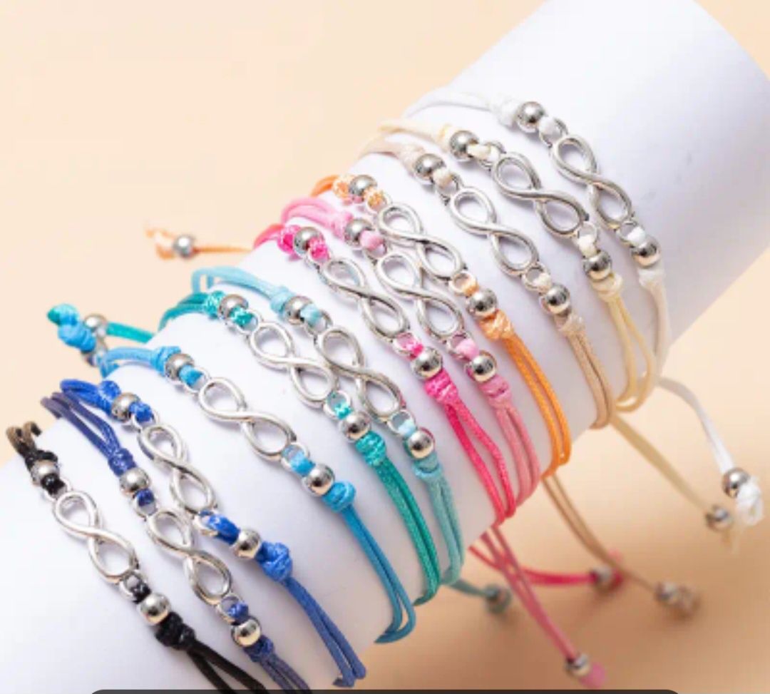 Pulseiras com infinito