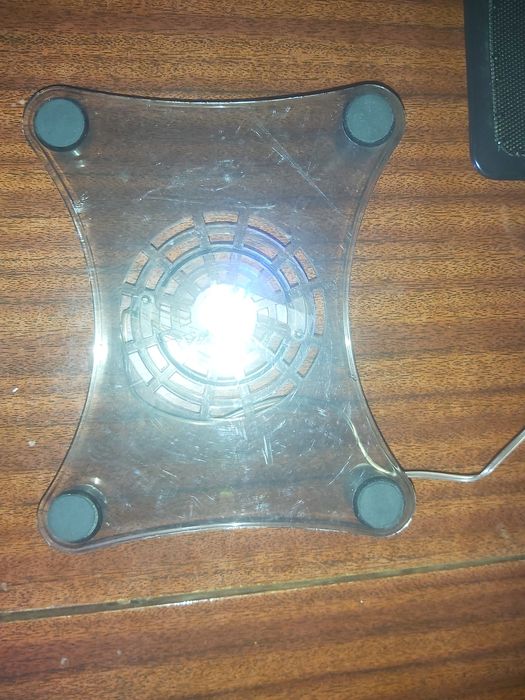 Подставка под ноутбук