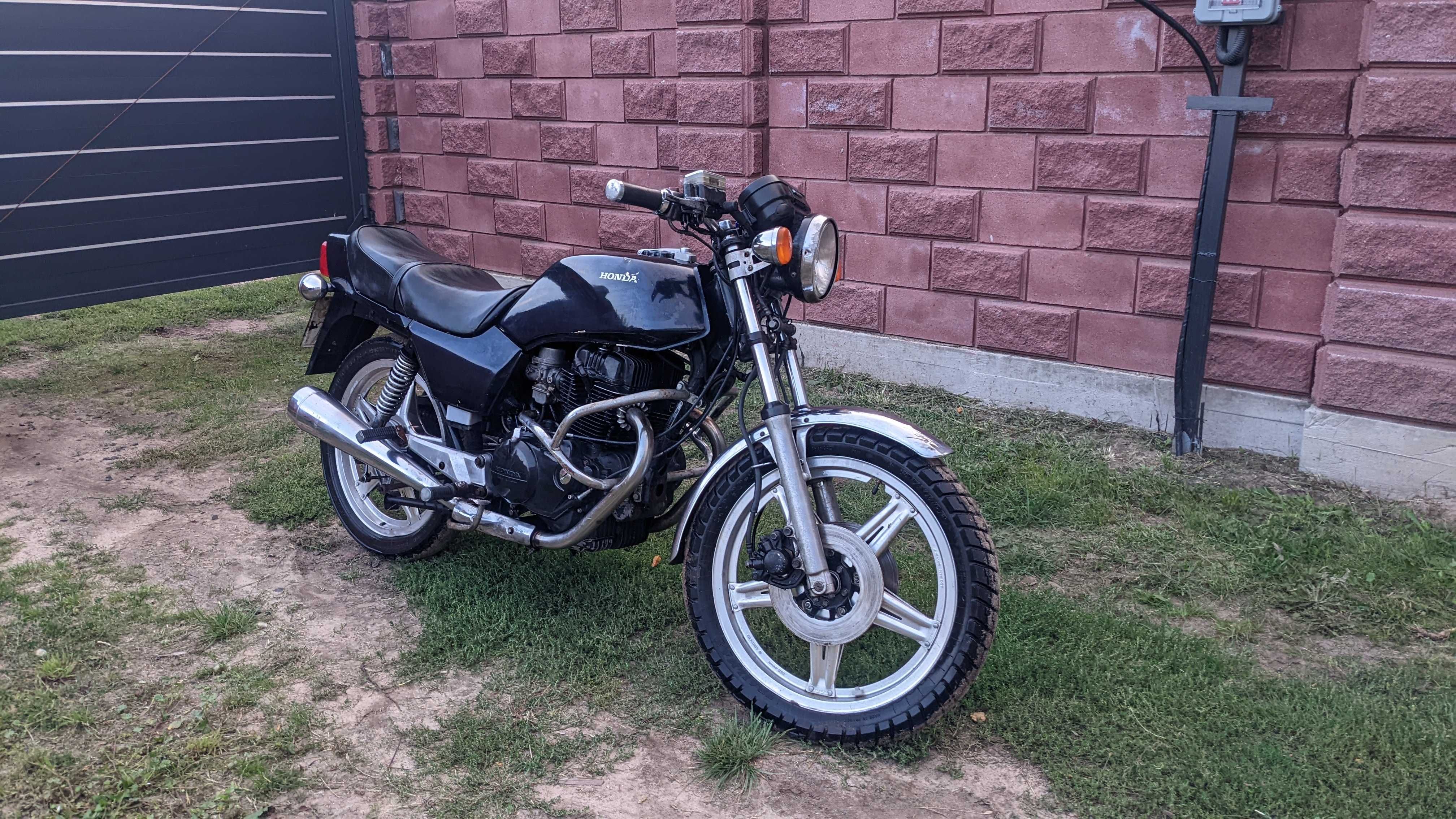 Honda CB400N 2 циліндра