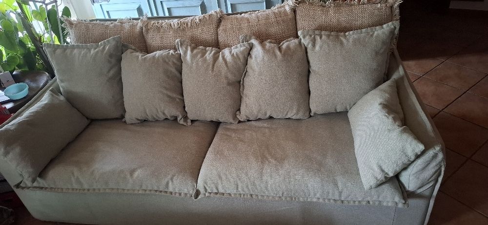 Sofá de quatro lugares