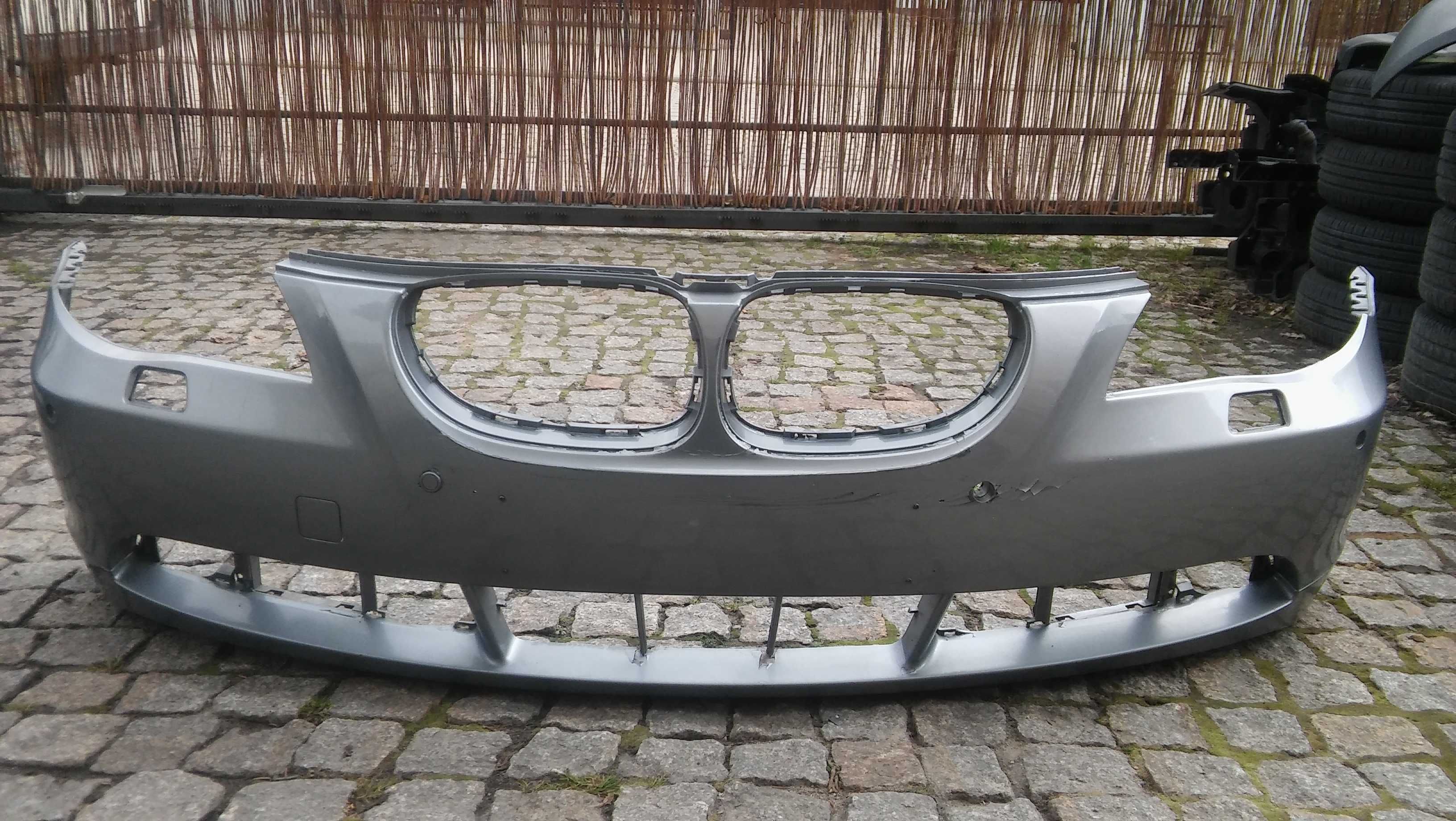 BMW 5,E60,E61,od 03r,zderzak przód,SZARY=SPARKINGGRAPHITE,sprysk,PDCx4
