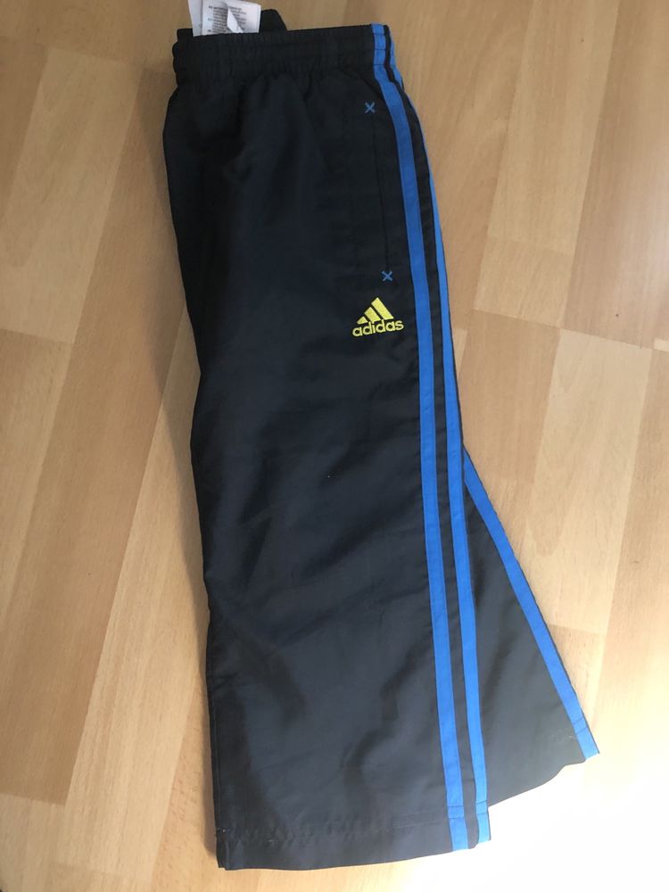 Oryginalne spodnie dresowe firmy ADIDAS