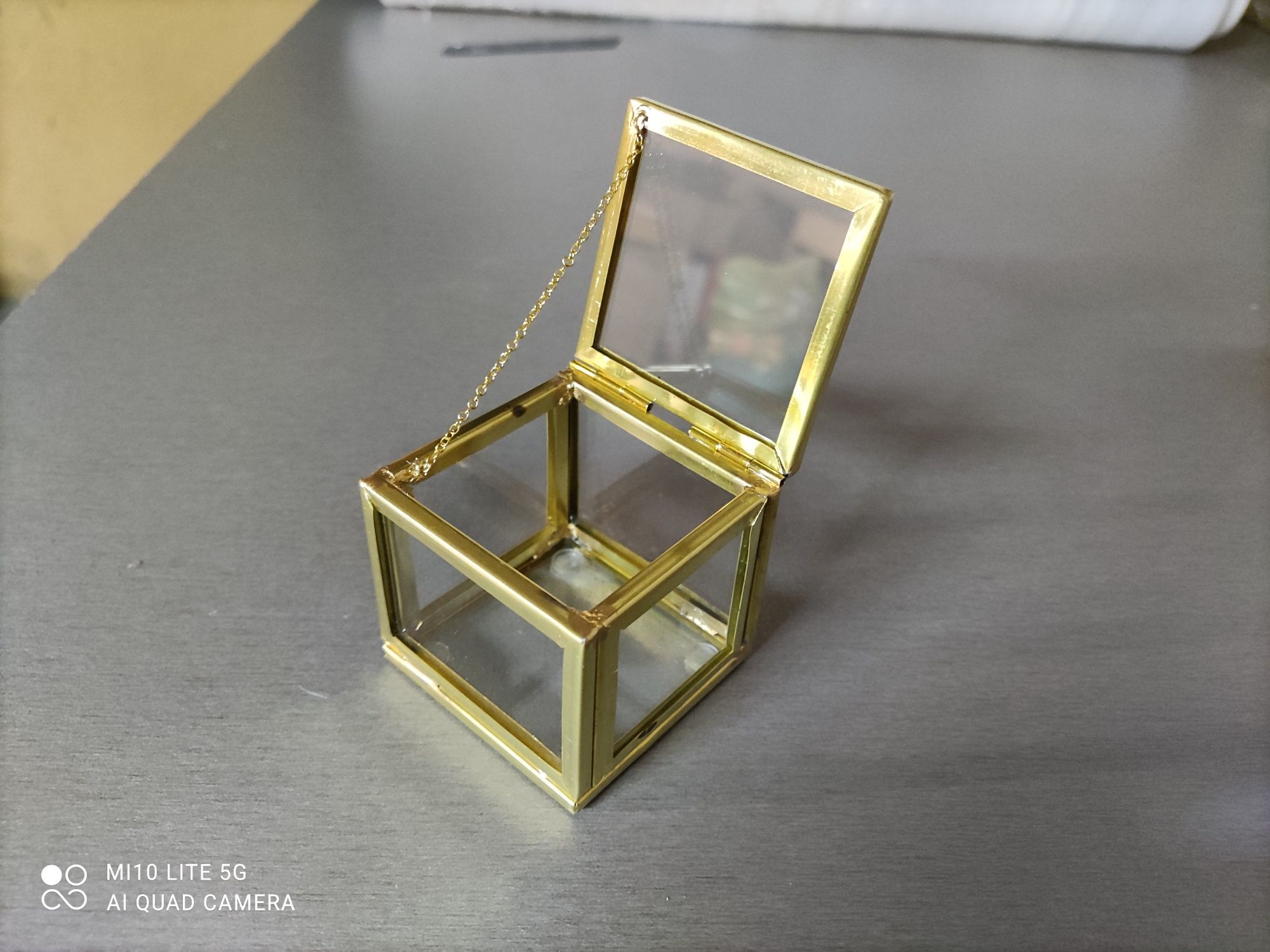 Pudełko szklane złote szkatułka organizer przezroczyste na obrączki