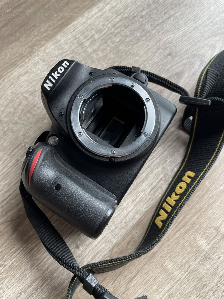 Set of Nikon D3200 photo camera with cable, charger, memory card, etc