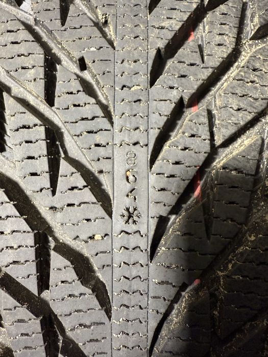 Nokian hakkapelita R3 255/45 R18 зима пара