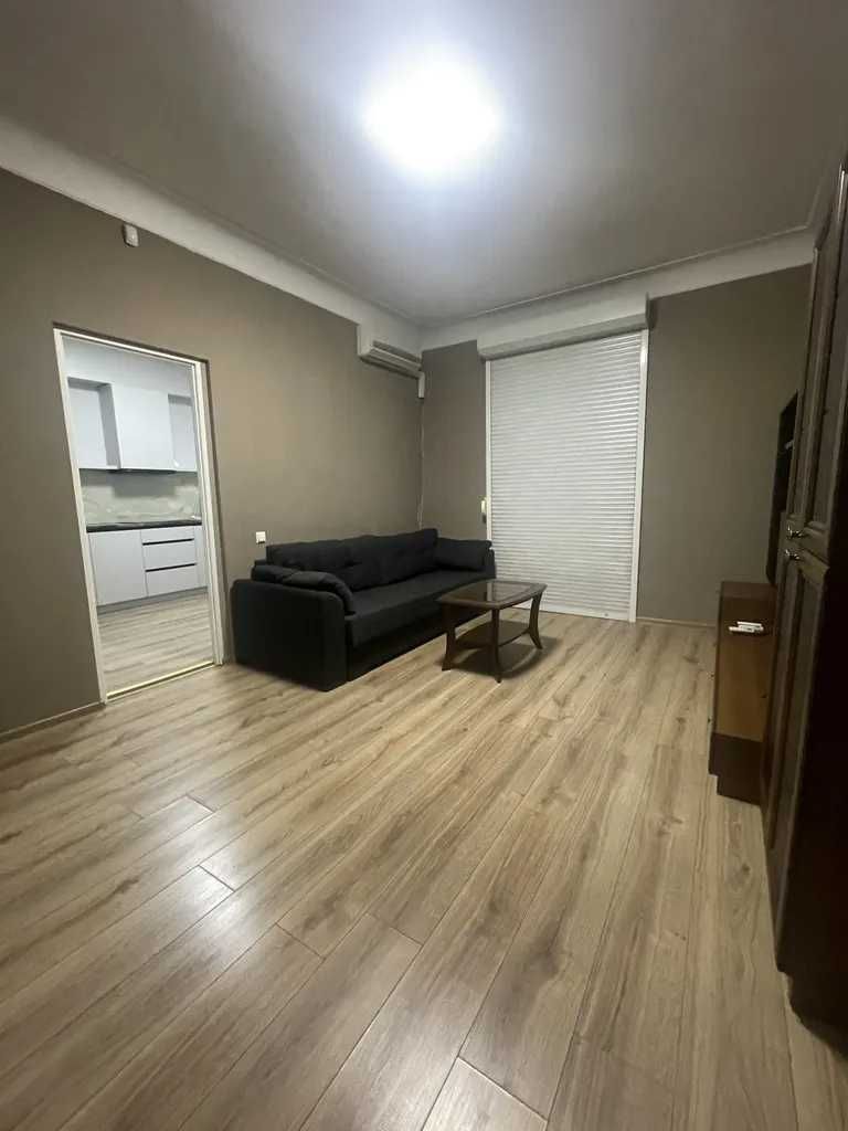 Продам 2к квартиру 74 м2 Дмитра Яворницького пр. /Центр