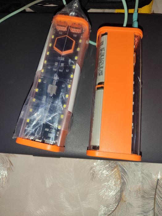 Повербанк  на 8 элементах 21700