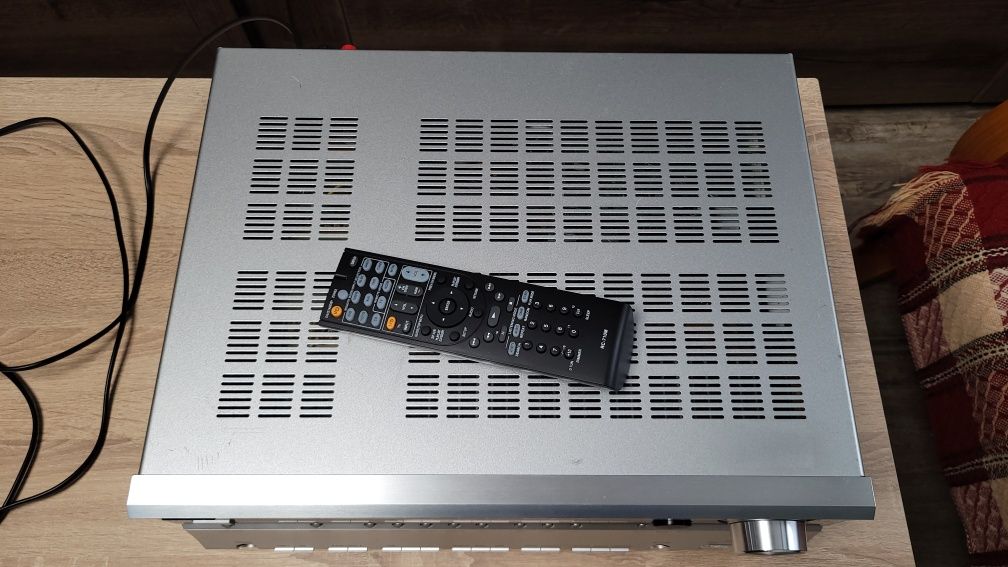 Amplituner Onkyo TX-SR606