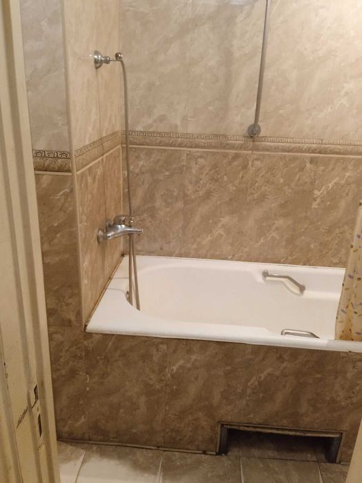 Здається кімната на Короваєвих дачах