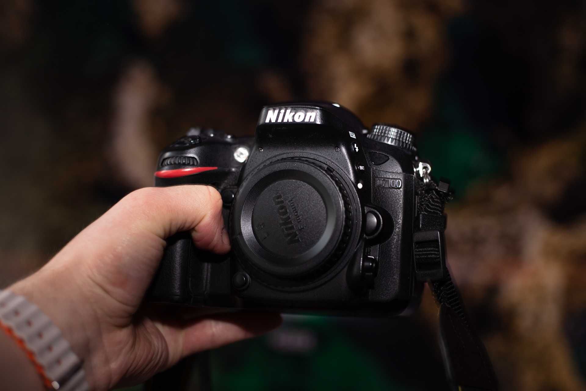 Nikon D7100 body + SD 32gb