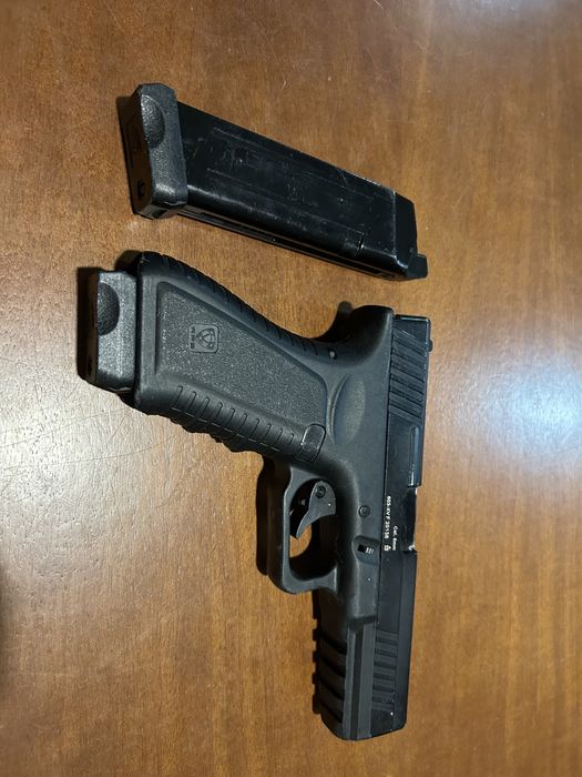 Airsoft - Pistola de CO2 - APS ACP601P
