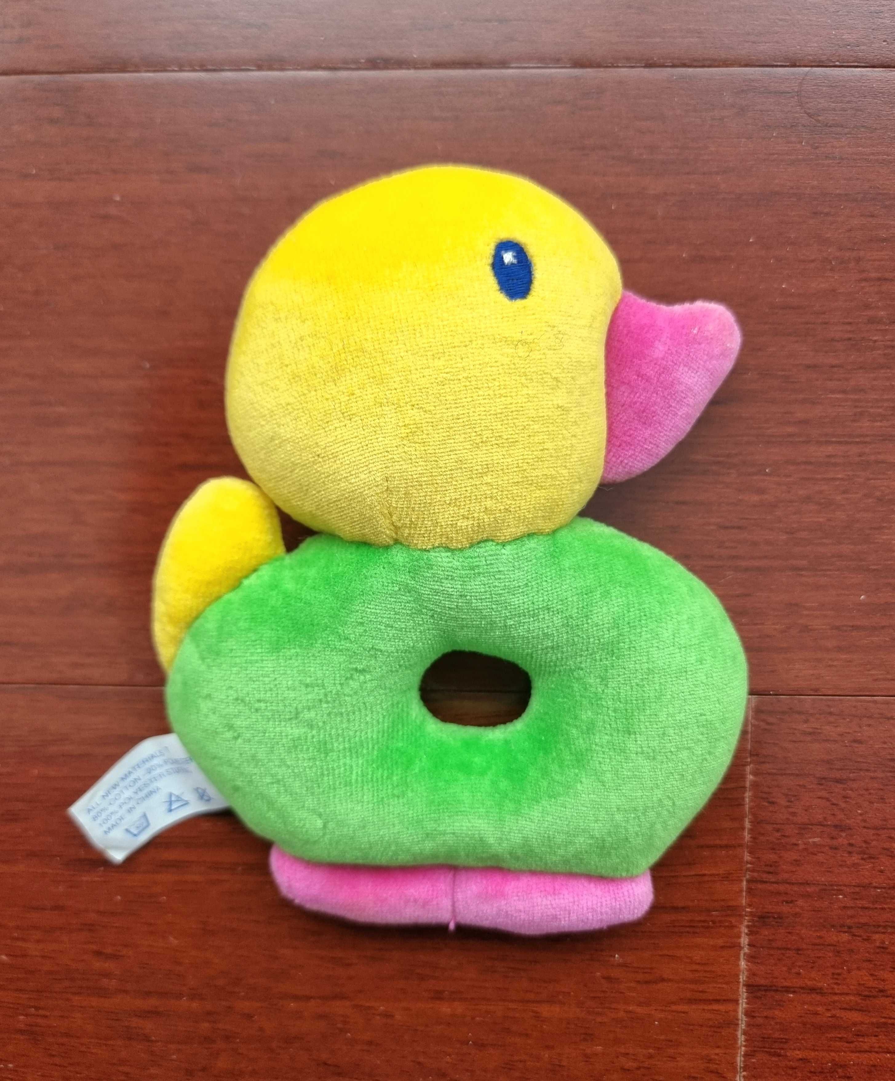 Brinquedo para chocalhar em formato de pato Chicco 80% algodão