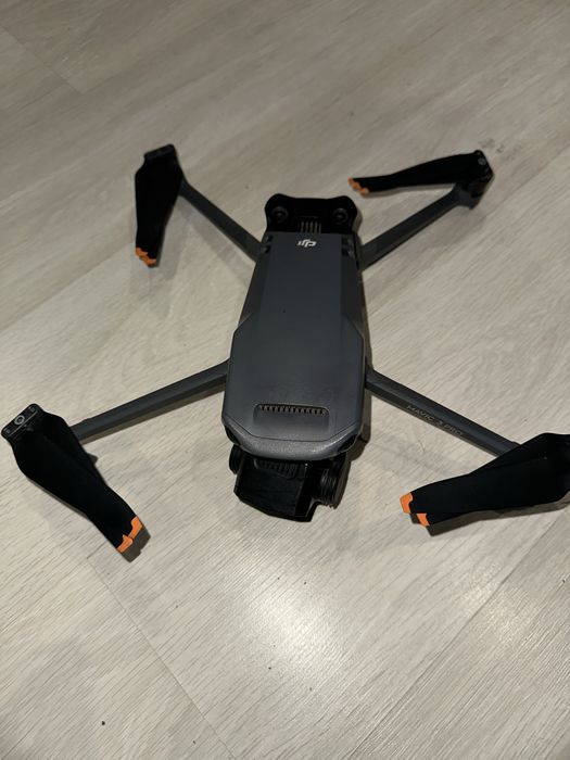 Дрон  DJI Mavic 3 Pro