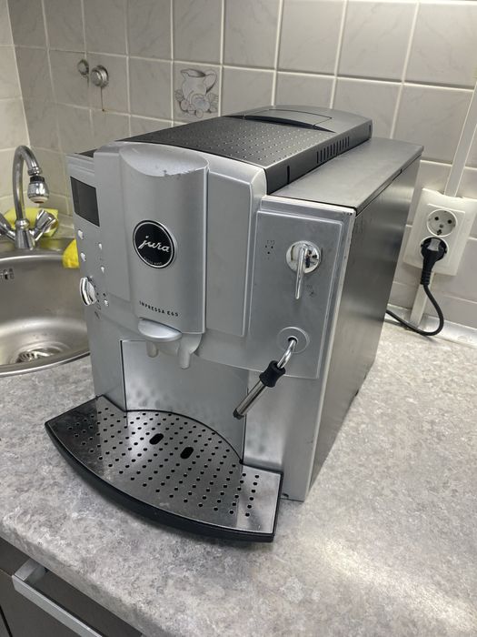 Кавомашина Jura Impressa E65