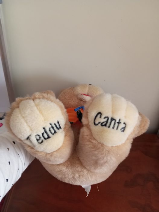 Vende peluche em forma de urso