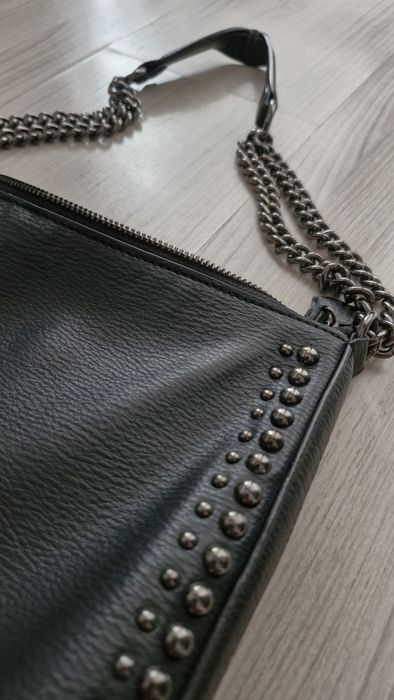 Rockowa damska torebka firmy Zara