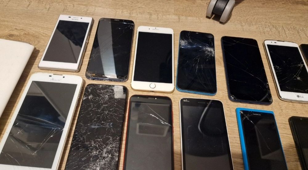 Zestaw telefonów