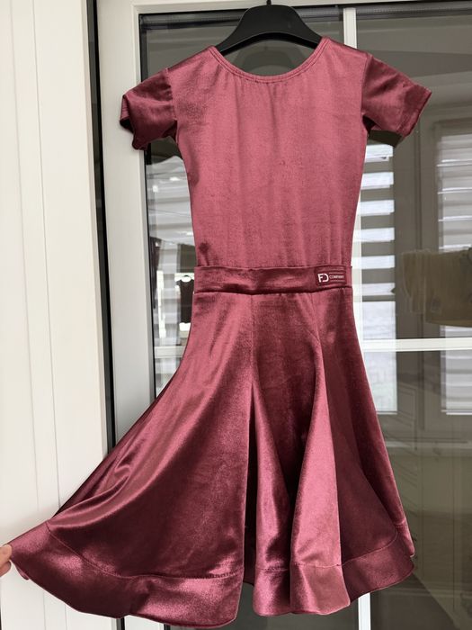 Бальне плаття бейсік