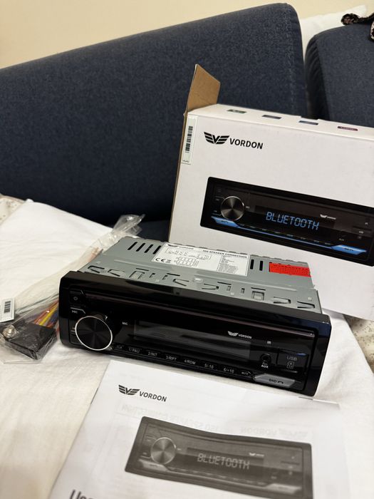 Radioodtwarzacz samochodowy typu Vordon 4x60W