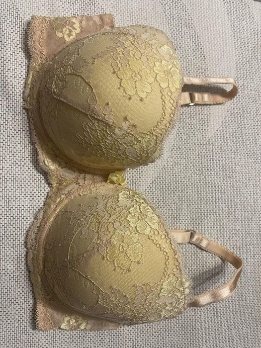 Biustonosz 75E usztywniany