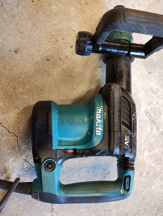 MakMakiita młot kujący Hm0870c 8J 1100 wattow