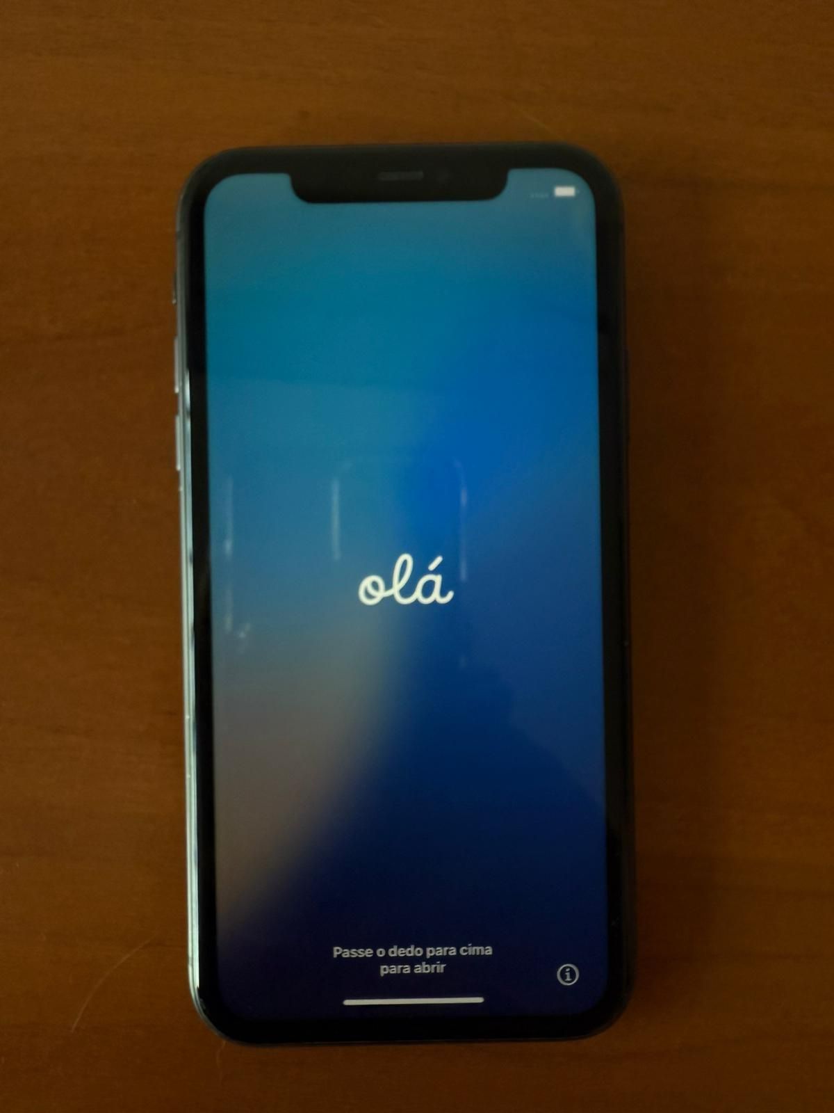 Iphone 11 64gb em bom estado.