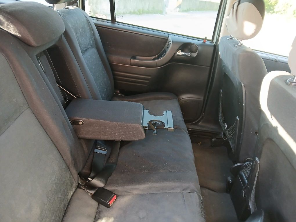 Vendo carrinha opel zafira ano 99 muito estimada