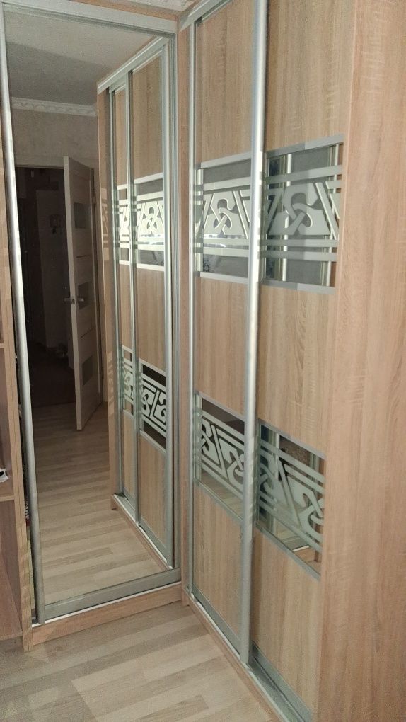 Продам шкафи купе