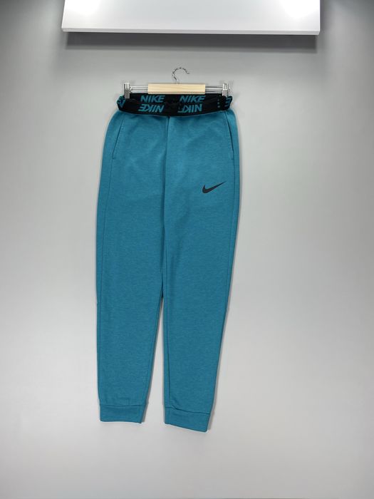 Спортивные штаны Nike Nsw swoosh dri-fit спортивні штани