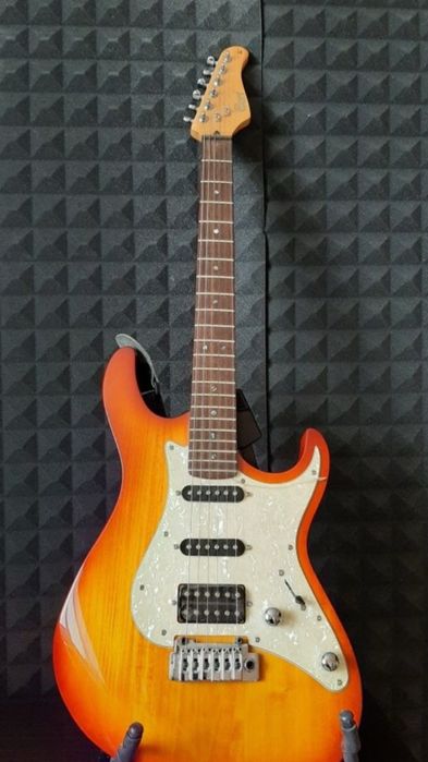 Електрогітара Cort G250.