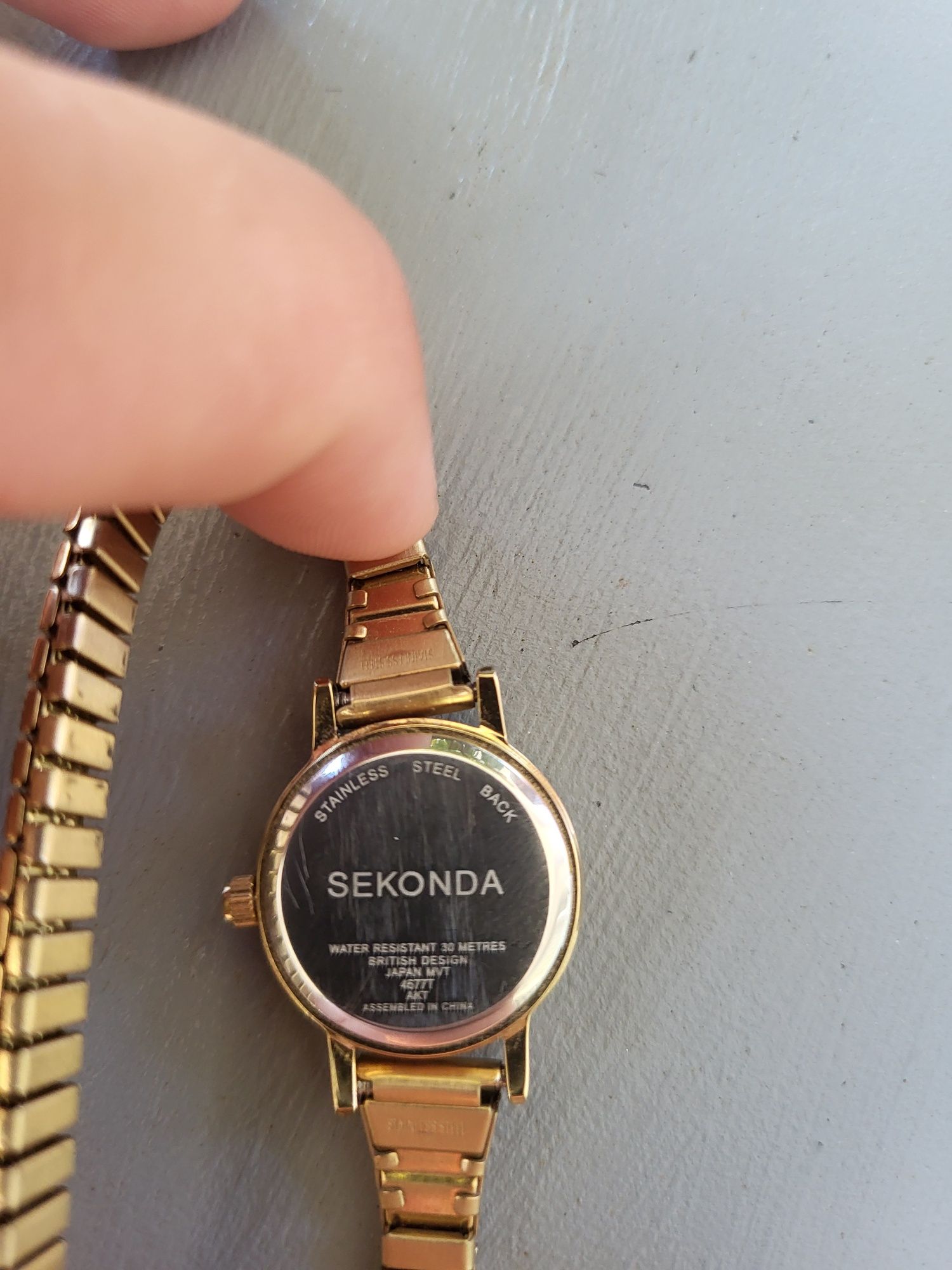 Relogio SEKONDA dourado