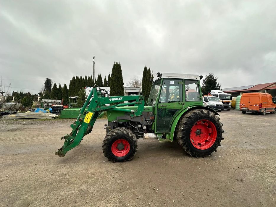 Fendt 260 + ładowacz czołowy