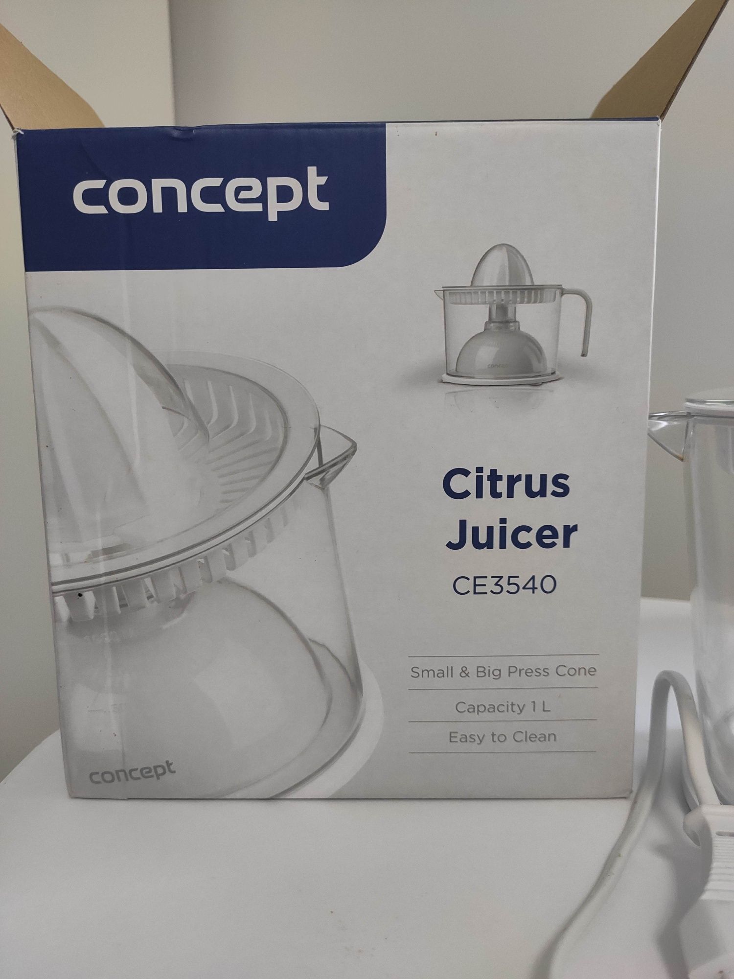 Wyciskarka do cytrusów concept