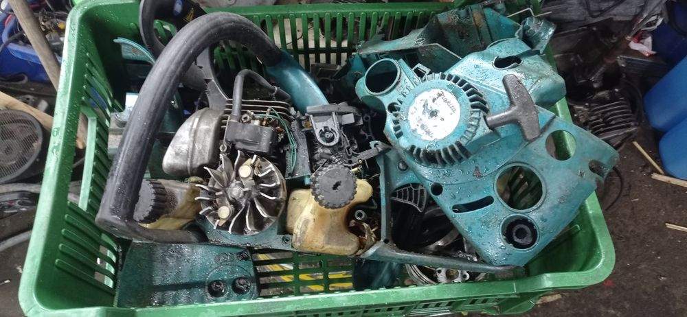 Dwie piły spalinowe Makita dcs34