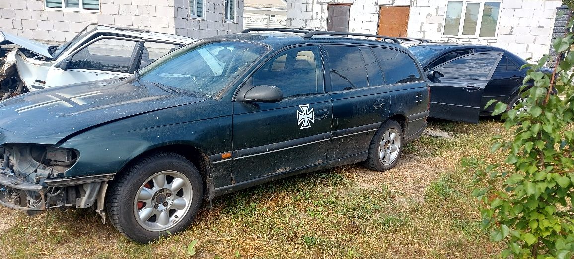 Продам запчастини Opel Omega B