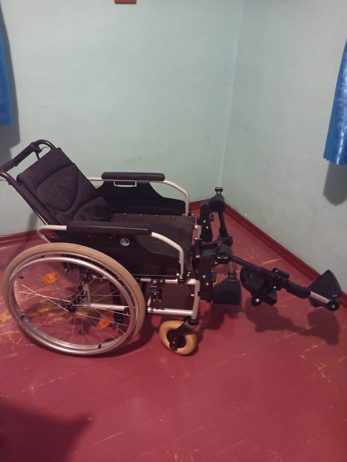 Wielofunkcyjny wózek inwalidzki transportowy podnośnik