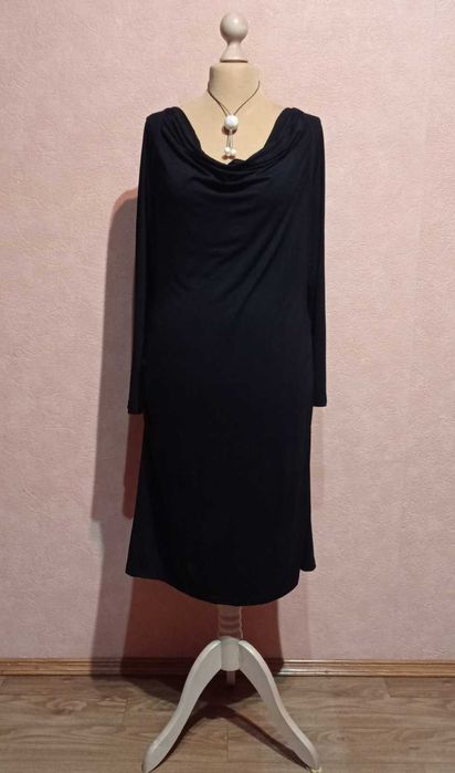 Базовое черное платье, вискоза, Roses of Aualon (Македония).
