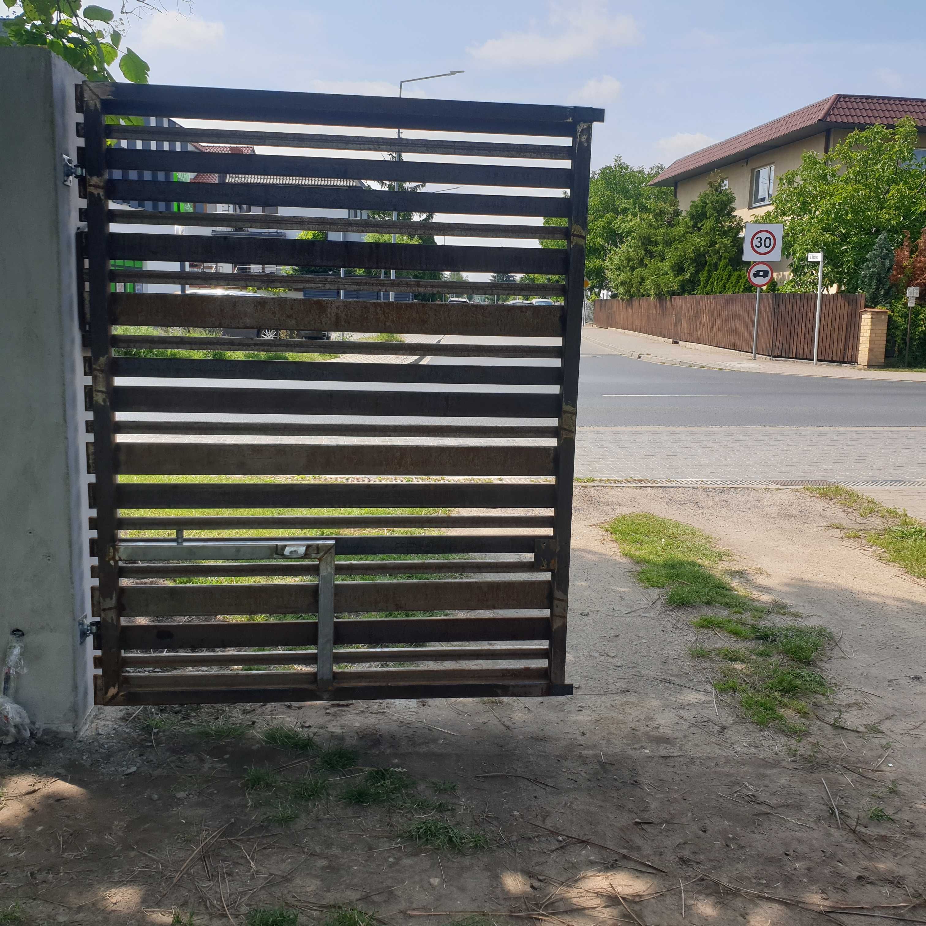 Brama ogrodzeniowa skrzydłowa asymetryczna 425 cm